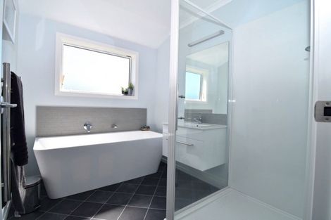 Photo of property in 8 Hartley Avenue, Carterton, 5713