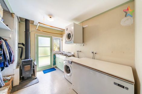 Photo of property in 1119 Coast Road, Wainuiomata Coast, Wainuiomata, 5373