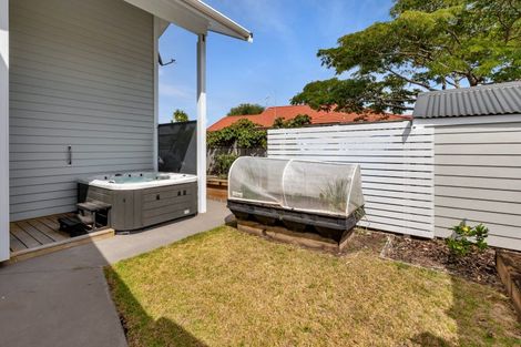 Photo of property in 2 Cayman Court, One Tree Point, 0118