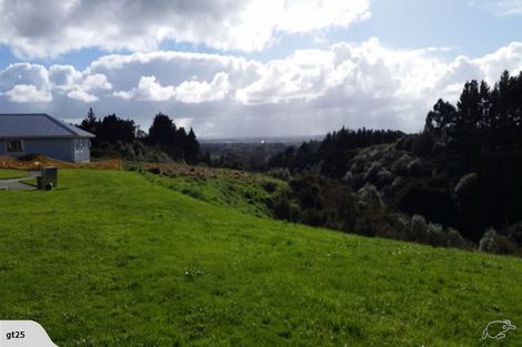 Photo of property in 24 Coutts Way, Fitzherbert, Palmerston North, 4410