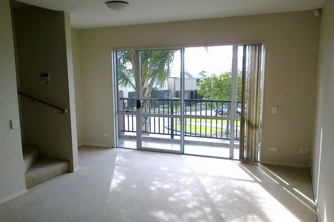 Photo of property in 11/29 Haven Drive, East Tamaki, Auckland, 2013