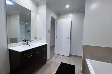 Photo of property in 14a Dida Park Drive, Kumeu, 0810