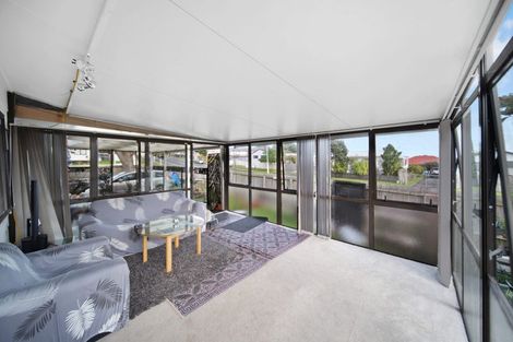 Photo of property in 178 Finlayson Avenue, Clendon Park, Auckland, 2103
