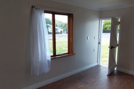 Photo of property in 15 Manse Street, Clydevale, Balclutha, 9274