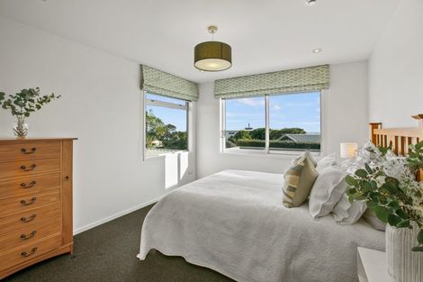 Photo of property in 17 Pitcairn Street, Oakura, 4314