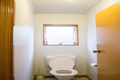 Photo of property in 1/39 Woodcote Drive, Glenfield, Auckland, 0629