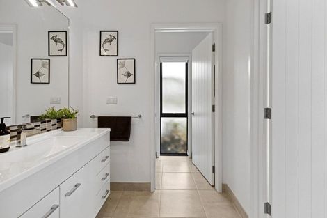 Photo of property in 34 Arone Way, Wainui, 0994