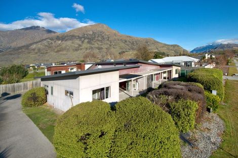 Photo of property in 28 Sylvan Street, Lake Hayes, Queenstown, 9304