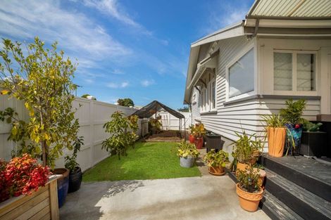 Photo of property in 195 Derby Street, Gisborne, 4010