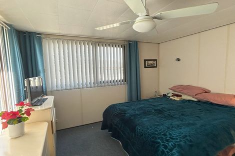 Photo of property in 2/141 Carnoustie Drive, Wattle Downs, Auckland, 2103