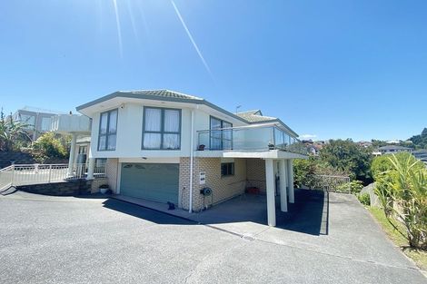 Photo of property in 12 Pistachio Place, Goodwood Heights, Auckland, 2105