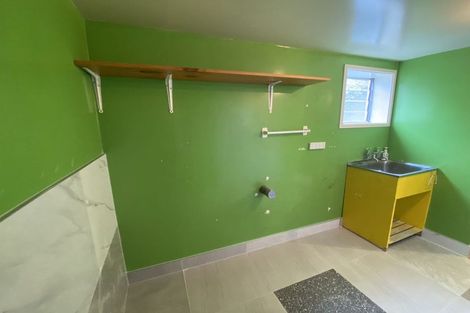 Photo of property in 194 East Coast Road, Forrest Hill, Auckland, 0620