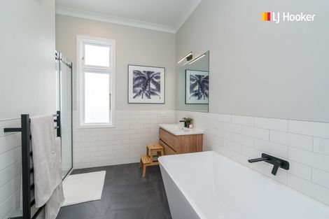 Photo of property in 65 Hargest Crescent, Saint Kilda, Dunedin, 9012