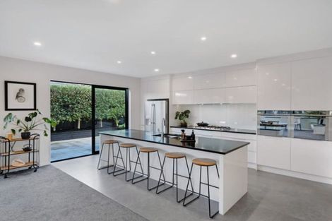 Photo of property in 26 Papa Orchard Drive, Kumeu, 0810