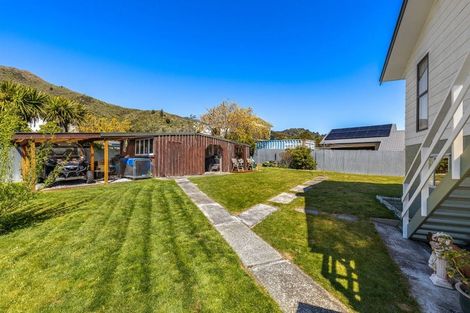 Photo of property in 296 Waikawa Road, Waikawa, Picton, 7220
