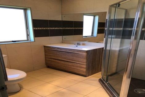 Photo of property in 5 Bezar Place, Flat Bush, Auckland, 2016