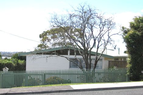 Photo of property in 123 Rangatira Road, Beach Haven, Auckland, 0626