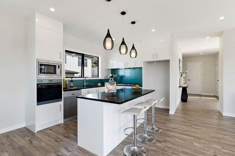 Photo of property in 7 Eric Gifford Drive, Ranui, Auckland, 0612