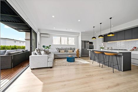 Photo of property in 10 Frances Bryers Road, Hobsonville, Auckland, 0616