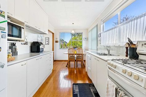 Photo of property in 23 Finlow Drive, Te Atatu South, Auckland, 0610