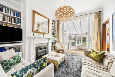 Photo of property in 303 Tinakori Road, Thorndon, Wellington, 6011