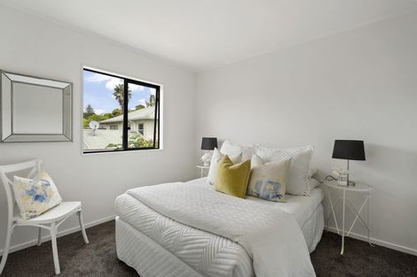 Photo of property in 2/26 Blenheim Street, Glenfield, Auckland, 0629