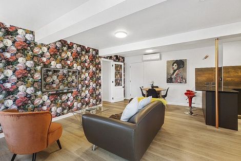 Photo of property in 7 Wesley Road, Kelburn, Wellington, 6012