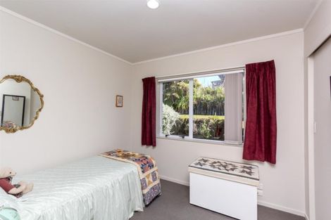Photo of property in 6 Fantome Place, Whalers Gate, New Plymouth, 4310