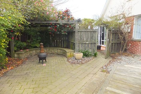 Photo of property in 211 Avonhead Road, Avonhead, Christchurch, 8042