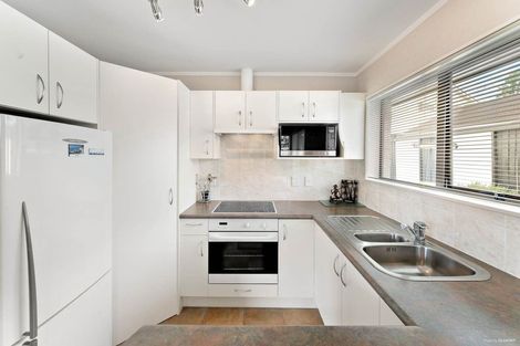 Photo of property in 7a Butley Drive, Farm Cove, Auckland, 2012