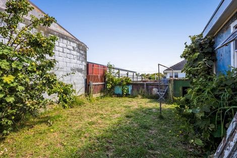 Photo of property in 28 Cambridge Street, Patea, 4520