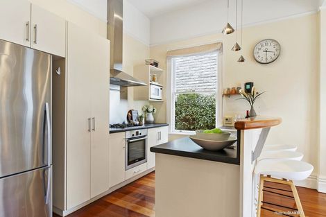 Photo of property in 32 Charlotte Avenue, Brooklyn, Wellington, 6021