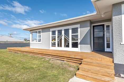 Photo of property in 6 Glenn Street, Castlecliff, Whanganui, 4501