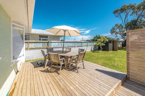 Photo of property in 5 Raupo Street, Castlecliff, Whanganui, 4501