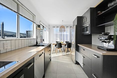 Photo of property in 392 Kahikatea Drive, Dinsdale, Hamilton, 3204