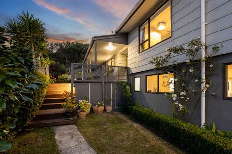 Photo of property in 61 Albatross Close, Whitby, Porirua, 5024