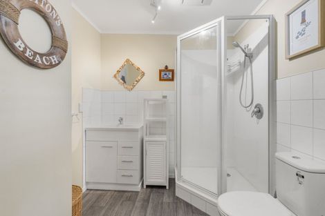 Photo of property in 102 Mark Street, Whangamata, 3620