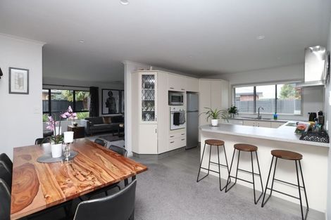 Photo of property in 28 Admiral Crescent, Flagstaff, Hamilton, 3210