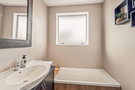 Photo of property in 11 Cowes Street, Avondale, Christchurch, 8061