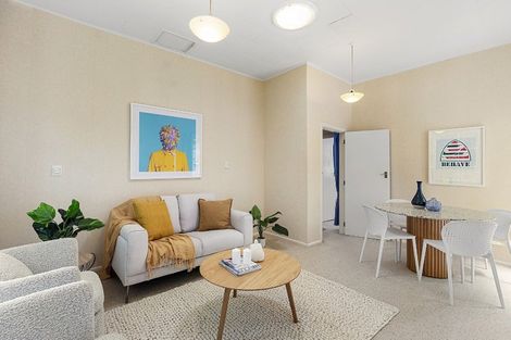 Photo of property in 33 Patanga Crescent, Thorndon, Wellington, 6011