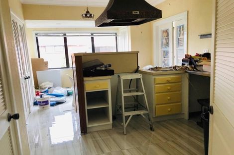 Photo of property in 9a Grande Vue Road, Hillpark, Auckland, 2102