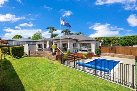 Photo of property in 8 Stonedge Lane, Rosedale, Auckland, 0632