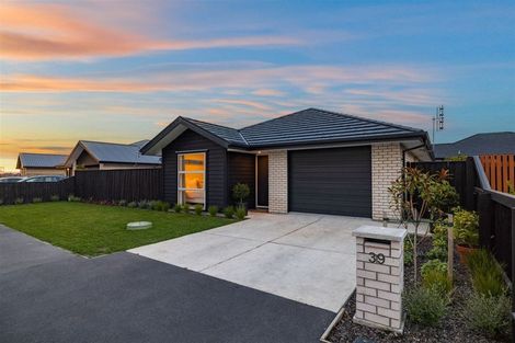 Photo of property in 39 Blue Jacket Drive, Halswell, Christchurch, 8025