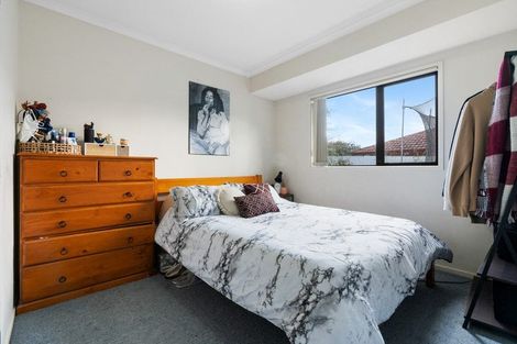 Photo of property in 9 Tussock Avenue, Mangere, Auckland, 2022