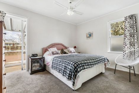 Photo of property in 15 Ashbury Avenue, Silverdale, Hamilton, 3216