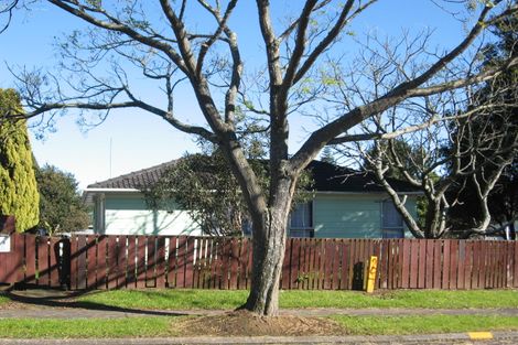 Photo of property in 1 Hobart Crescent, Wattle Downs, Auckland, 2103