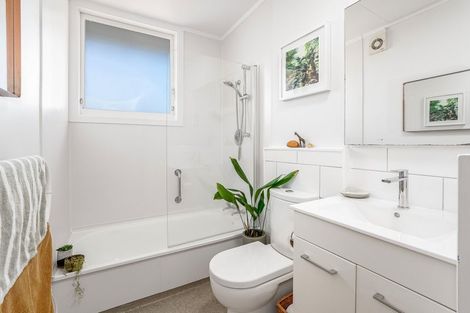 Photo of property in 1b Richard Street, Titahi Bay, Porirua, 5022