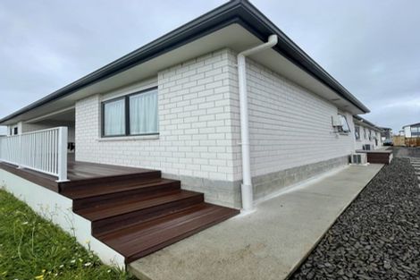 Photo of property in 8 Rossbeg Lane, Flat Bush, Auckland, 2019