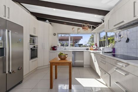 Photo of property in 100 Schnapper Rock Road, Schnapper Rock, Auckland, 0632