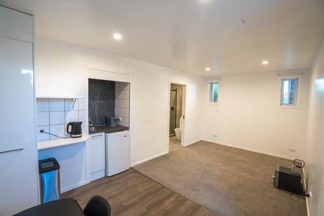 Photo of property in 2/829 East Coast Road, Northcross, Auckland, 0630